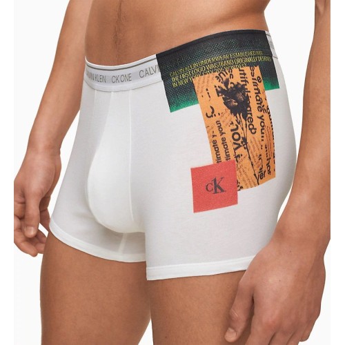 Férfi boxeralsó Calvin Klein CK ONE Newspaper Placed Print fehér